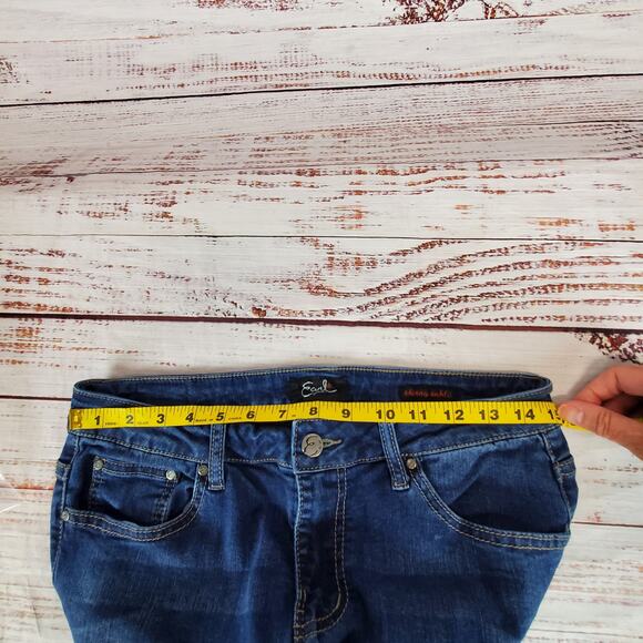 Earl Women's Skinny Ankle Embroidered Crop Jeans Size 10 Tapered Raw Hem - Picture 8 of 11